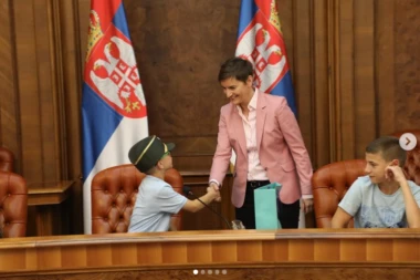 PONOSNA I SREĆNA! Ana Brnabić ugostila srpsku decu iz regiona!