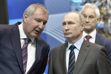 PRENESITE OVO MAKRONU! Rogozin poslao delove GRANATE izvađene iz kičme nakon ranjavanja u Donjecku francuskom predsedniku!
