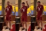 Lom u Torinu: Radonjić zapevao poznati srpski hit, saigrači ga gađali dok se predstavljao! (VIDEO)
