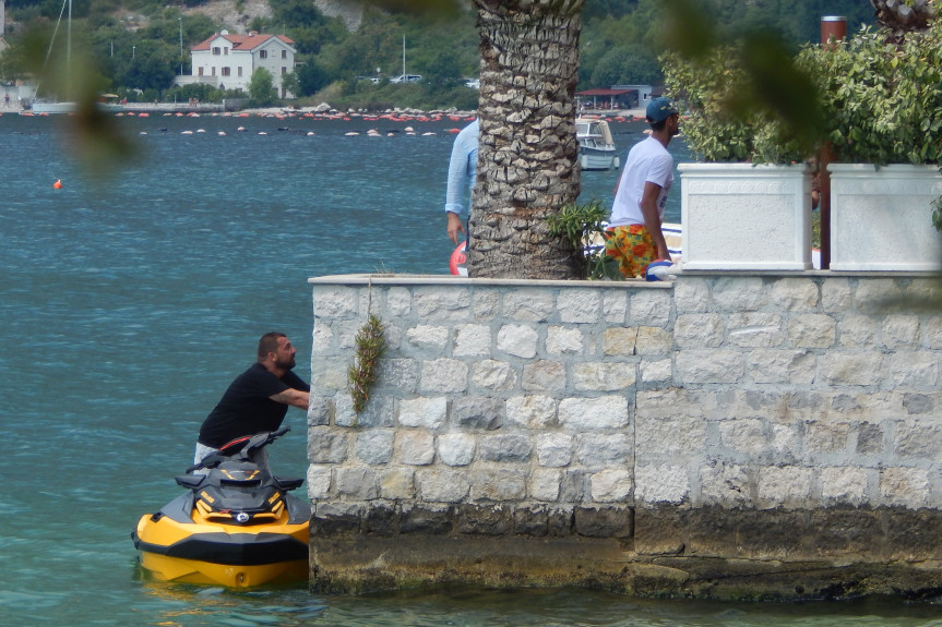 Novak Đoković silazi sa skutera