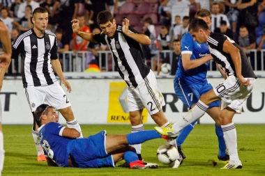 Namučili su Partizan u kvalifikacijama za Ligu Evrope, a sada nisu mogli da otputuju na utakmicu zbog PILOTA! (FOTO)