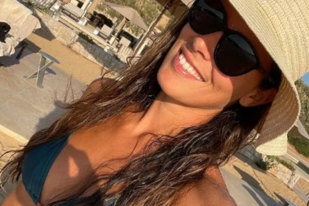 GODINE JOJ NIŠTA NE MOGU! Vreme prolazi, a Ana Ivanović JE SVE LEPŠA (FOTO)