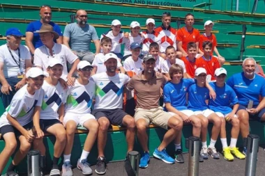 Srbija stvara nove teniske šampione: Pripreme juniora u Doboju i Vinkovcima! (FOTO)