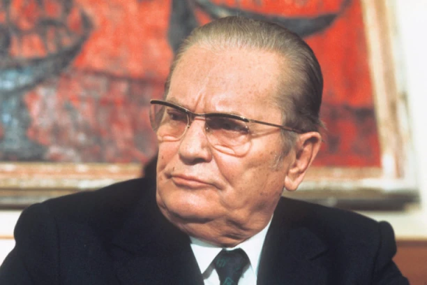 NEKI SE I DAN DANAS PREPRIČAVAJU, ALI OVAJ JE POSEBAN! Ovo je bio omiljeni VIC Josipa Broza Tita - Pričao ga čak i Rusima kojima nije bilo do smeha!