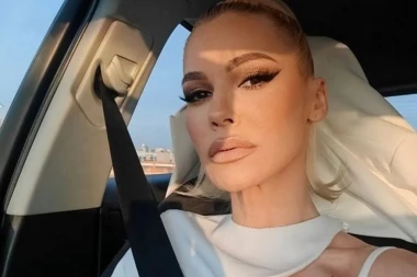 NATAŠA BEKVALAC PONOVO ZAPROŠENA? Objavila je golišavu fotografiju, a onda je usledio komentar koji je SVE OTKRIO! (FOTO)