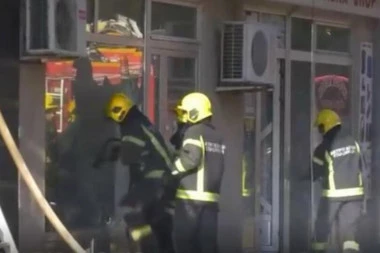 VELIKI POŽAR U VALJEVU: Gori šest lokala preko puta Narodnog muzeja (FOTO)