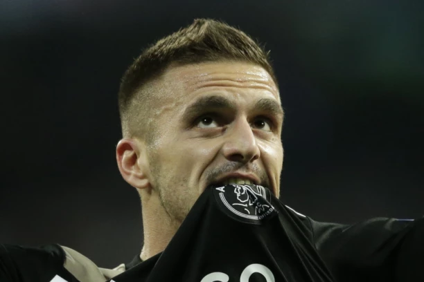 ŠTA ĆE REĆI U AMSTERDAMU? Šok izjava Dušana Tadića - Srbin ŽESTOKO ISPROZIVAO Holanđane!