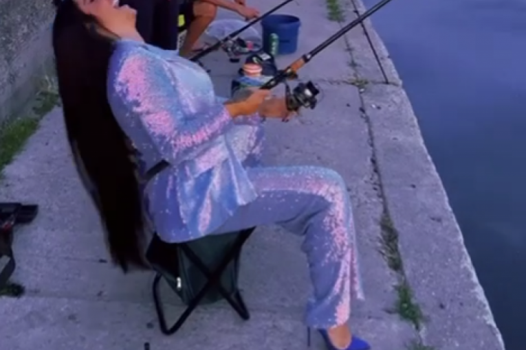 Seka Aleksić sa ribolovcima