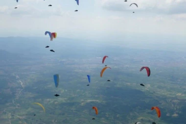 NIŠ POSTAJE CENTAR EVROPE: OD 25. JULA POČINJE 16. PRVENSTVO U PARAGLAJDINGU! Stiže 130 najboljih pilota iz celog sveta, a takmičenje već nazivaju NAJJAČIM U ISTORIJI
