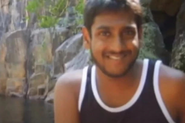 REPTIL OD 5 METARA VREBAO KAJAKAŠE U KONGU: Sportisti mogli samo da gledaju kako im ZVER odvlači druga pod vodu (VIDEO)