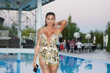 Tijana Ajfon žešće PLJUNULA po Aleksandri Subotić: Razmisli šta si radila u PROŠLOSTI i šta ti život vraća! (VIDEO)