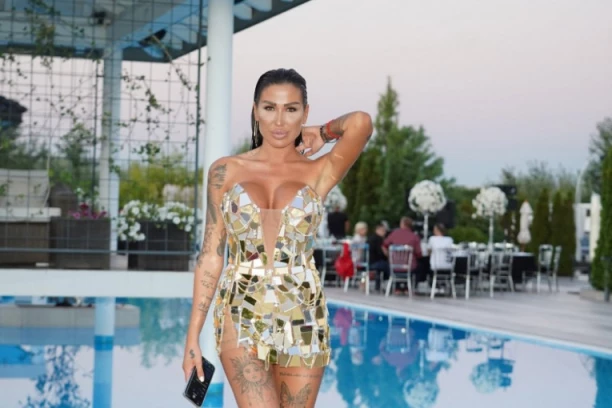 Tijana Ajfon žešće PLJUNULA po Aleksandri Subotić: Razmisli šta si radila u PROŠLOSTI i šta ti život vraća! (VIDEO)