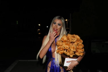 MIMI ORO OKREĆE NOVI LIST: Rijaiti zvezda se oprobala u novoj profesiji - nikad nećete verovati u kojoj! (FOTO)