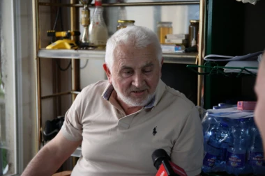 OTAC DALILE DRAGOJEVIĆ PRED BANKROTOM? Moli za novac, pelješi narod sa ćerkom!