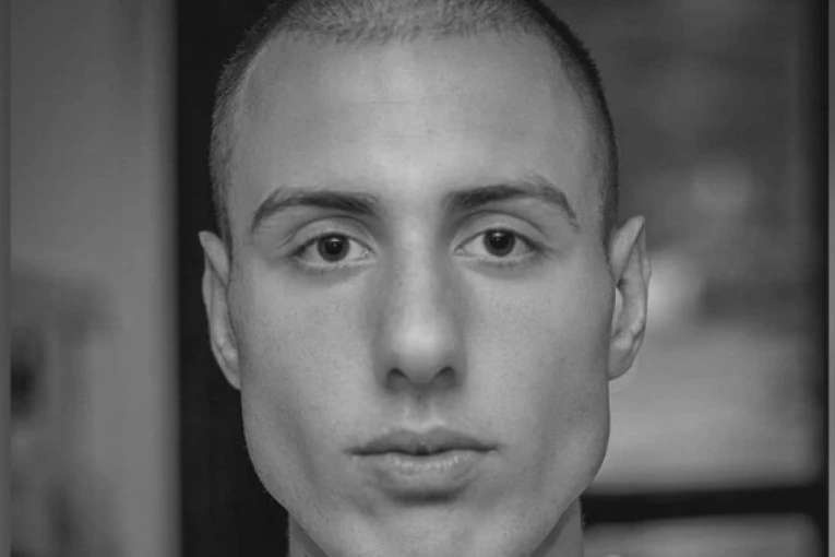 Ostavio ga na ULICI DA UMRE! Pijani vozač zgazio Nikolu (20) na trotoaru pa otišao u kafić da popije kafu!