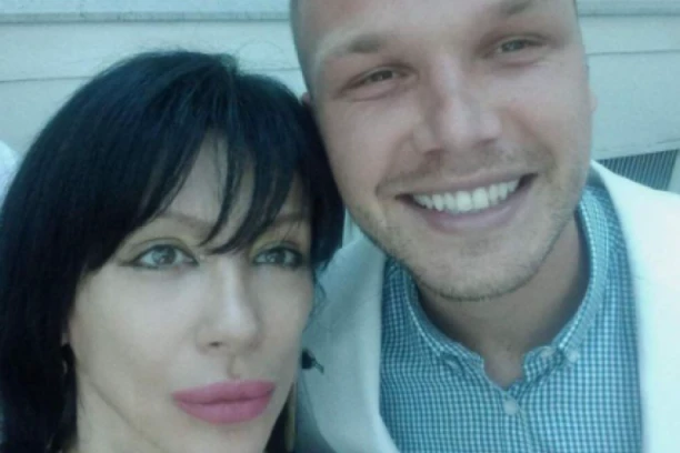 Vendi TETKA Drašku Stanivukoviću! Pevačica progovorila o AFERI sa Tanjom Savić, pa je BRUTALNO SPUSTILA: On ne bi PAO na tako NISKE GRANE!