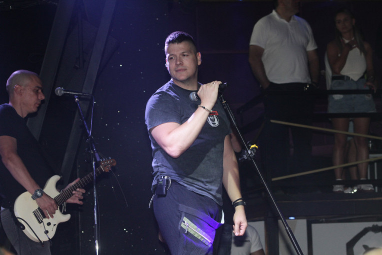 Sloba Radanović nastupa u Crnoj Gori