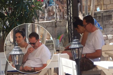 Sergej Ćetković se OSAMIO sa suprugom na Svetom Stefanu! Pevač uživa za SVE PARE! (FOTO)