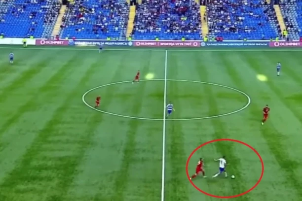 Smeje mu se ceo svet: Hrvat dao autogol sa centra! (VIDEO)