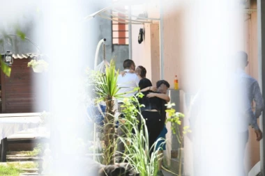 POSLEDNJI ZAGRLJAJ ZORANA I JANE NA SLOBODI: Više je nikada neće videti van zatvorskih zidina! (FOTO/VIDEO)