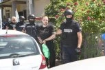 UDARNO! Interventna u Borči, uhapšen Marjanović: POLICAJCI IZVELI ZORANA, SIN VIKNUO - DRŽI SE ĆALE! (FOTO, VIDEO)