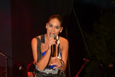 NEĆU DA ME NIKO PIPA, SKLONITE SE OD MENE! Marina Visković šokirala izjavom o publici koja joj dolazi na nastupe! Evo što je besna!