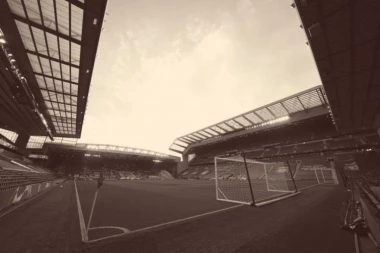 TUGA NA ENFILDU: Preminuo predsednik Liverpula!