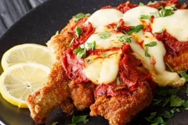 Preukusne JUNEĆE šnicle za porodični ručak vikendom (VIDEO)