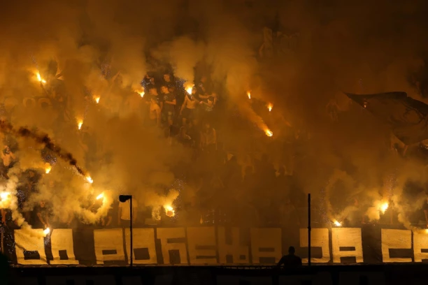 HAOS U BEOGRADU! Grobari PRETUKLI navijače Šerifa, Moldavci završili u BOLNICI!