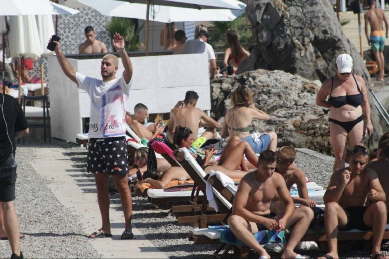 Dejan uživa u muzici