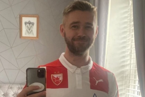 ZA SAMO 270 DINARA! Engleski golman kupio dres Zvezde star ŠEST godina, a razlog je oduševio Srbe (FOTO)