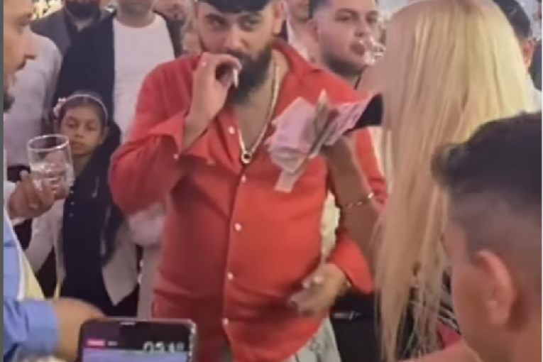 Sara Reljić na romskom veselju