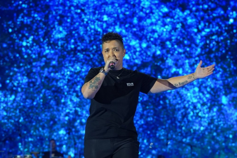 Marija Šerifović na koncertu