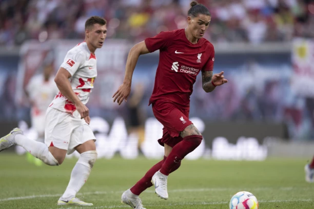 Frka na Enfildu: Tek što je stigao u klub, Nunjez maznuo ribu zvezdi Liverpula! Odmah pozirali za Instagram! (FOTO)