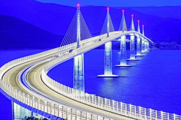 Hrvati u transu zbog jednog mosta: Drugosrbijanci ne cene nove puteve, škole, bolncie, pruge...