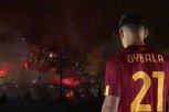 Scene za PAMĆENJE! Nestvaran doček za Dibalu u Rimu, zbog ovakvih kadrova se voli fudbal! (VIDEO)