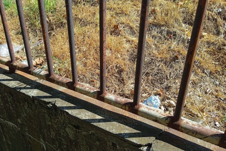 Stadion Partizana se raspada