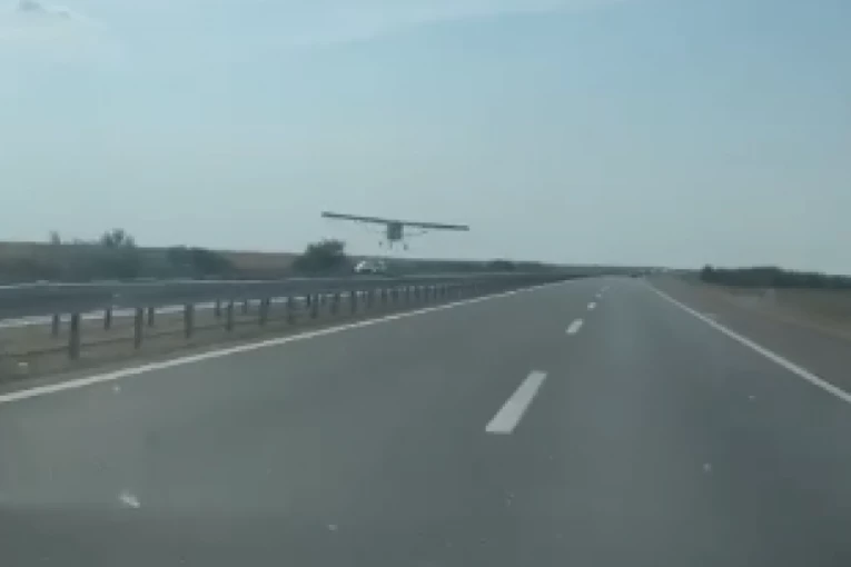 SHOCKING SCENE NEAR BELGRADE! The plane was flying right above the vehicle! (VIDEO)