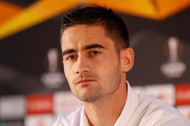 ŠTA MU SE DESILO? Zdjelar "preko noći" ostario "20 godina" (FOTO)