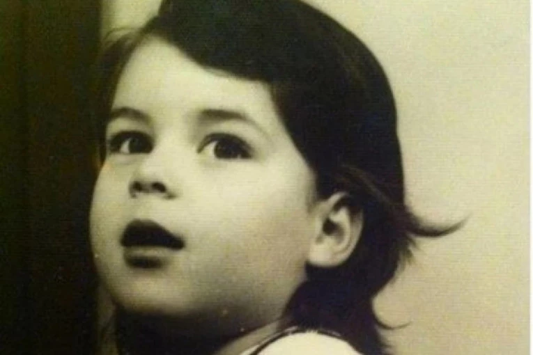 Nećete pogoditi u kakvu LEPOTICU je izrasla ova devojčica, u pitanju je popularna voditeljka!