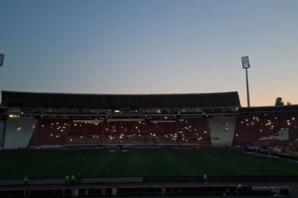 NESTALA STRUJA NA MARAKANI! Šok pred utakmicu Crvene zvezde i Radnika! (VIDEO/FOTO)