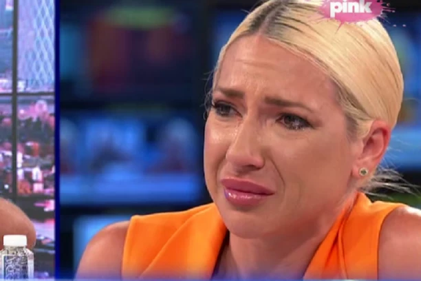 Otkriven IDENTITET osobe koja je PRETILA Jovani Jeremić! Određen mu PRITVOR, voditeljka se odmah oglasila: Goniću ga do KRAJA!