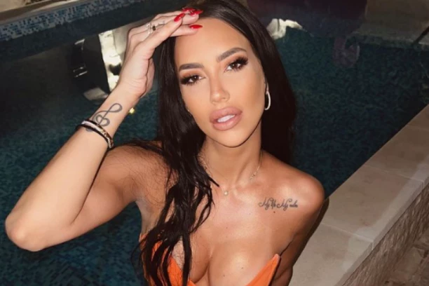 KAĆU GRUJIĆ PROZIVAJU DA JE PUKLA U AUSTRALIJI: Pevačica nakon navoda da je prodala samo OSAM karata za turneju najavila TUŽBU!