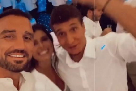 Tadija Dragićević sa suprugom i Bogdanom Bogdanovićem