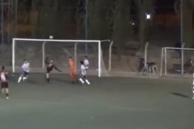 DAJTE MU "PUŠKAŠA" ODMAH: Čudesan gol Argentinca, o ovoj magiji još dugo će se pričati! (VIDEO)