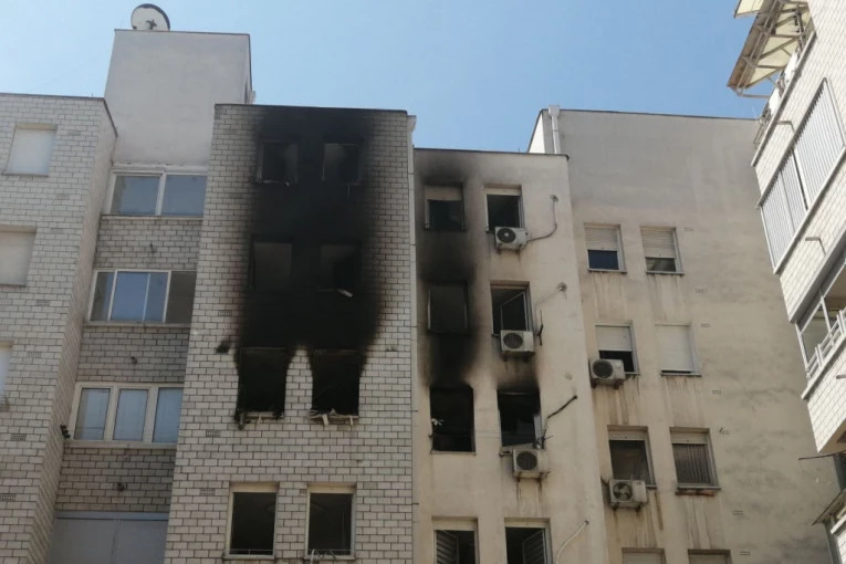 PRVI SNIMCI POŽARA SA NOVOG BEOGRADA! Baka palila sveću u pomen mužu! (FOTO,VIDEO)