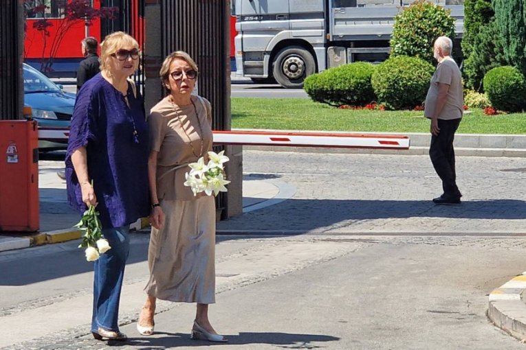 Ceca Bojković na sahrani Branka Cvejića