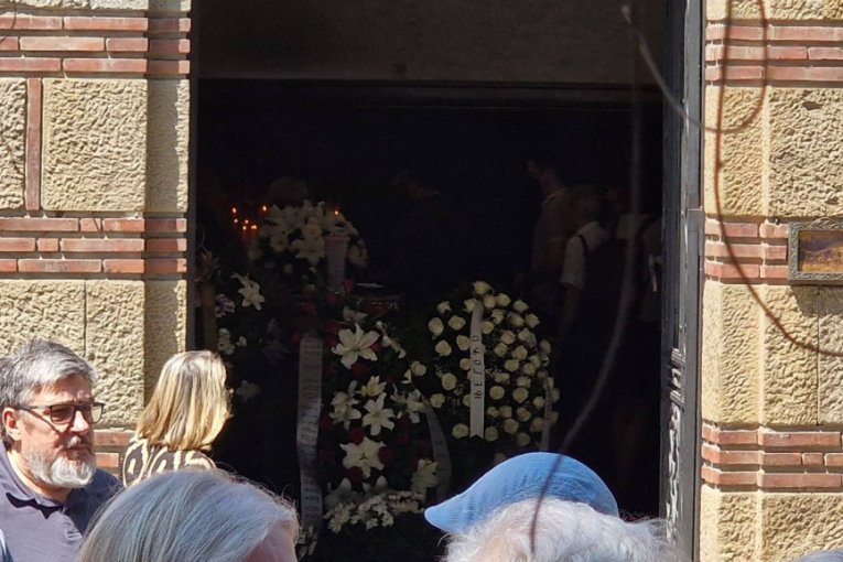 Ceca Bojković na sahrani Branka Cvejića