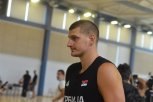 Ovakvog ga nikada nismo videli: Srpski košarkaški gorostas pokazao i svoju nežniju stranu! (FOTO)