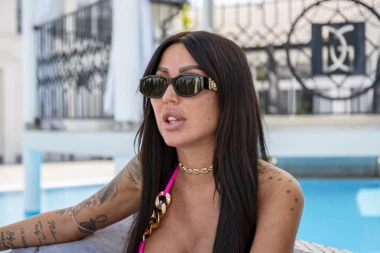"Karleuša mi je BLJAK, celulitara" Tijana Ajfon udarila na Jelenu, pa joj spomenula AFERU sa Vranješem! (FOTO)